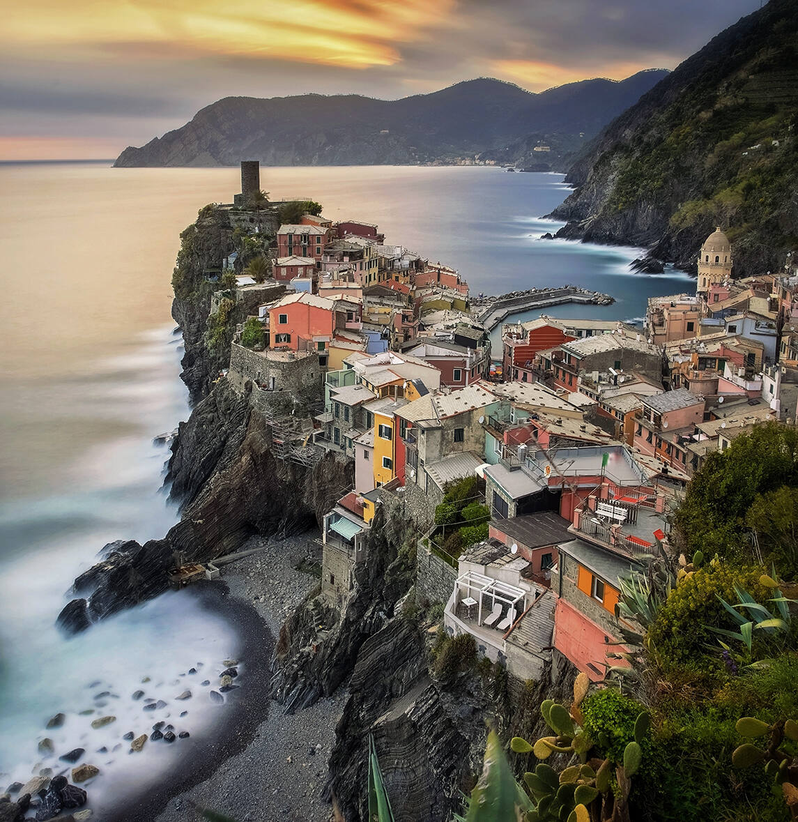 Vernazza by @oldkyrenian