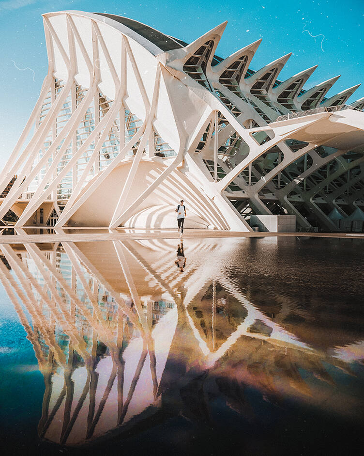 1. @sam.travel- Valencia